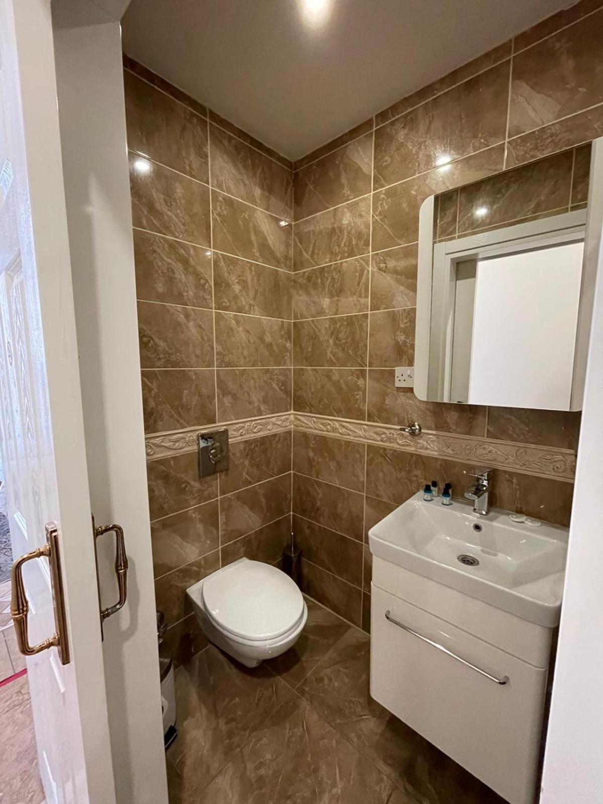 Lord'S Residence Boutique Hotel キレニア エクステリア 写真