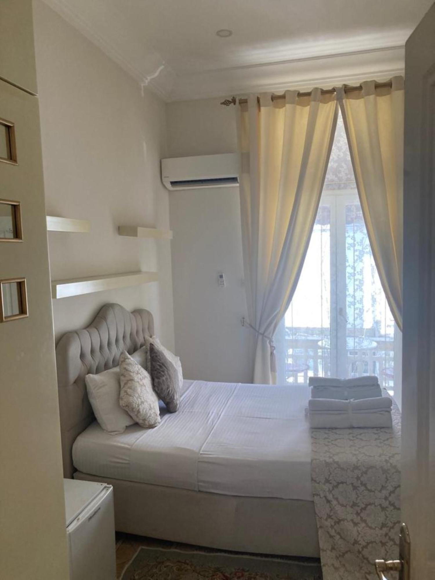 Lord'S Residence Boutique Hotel キレニア エクステリア 写真