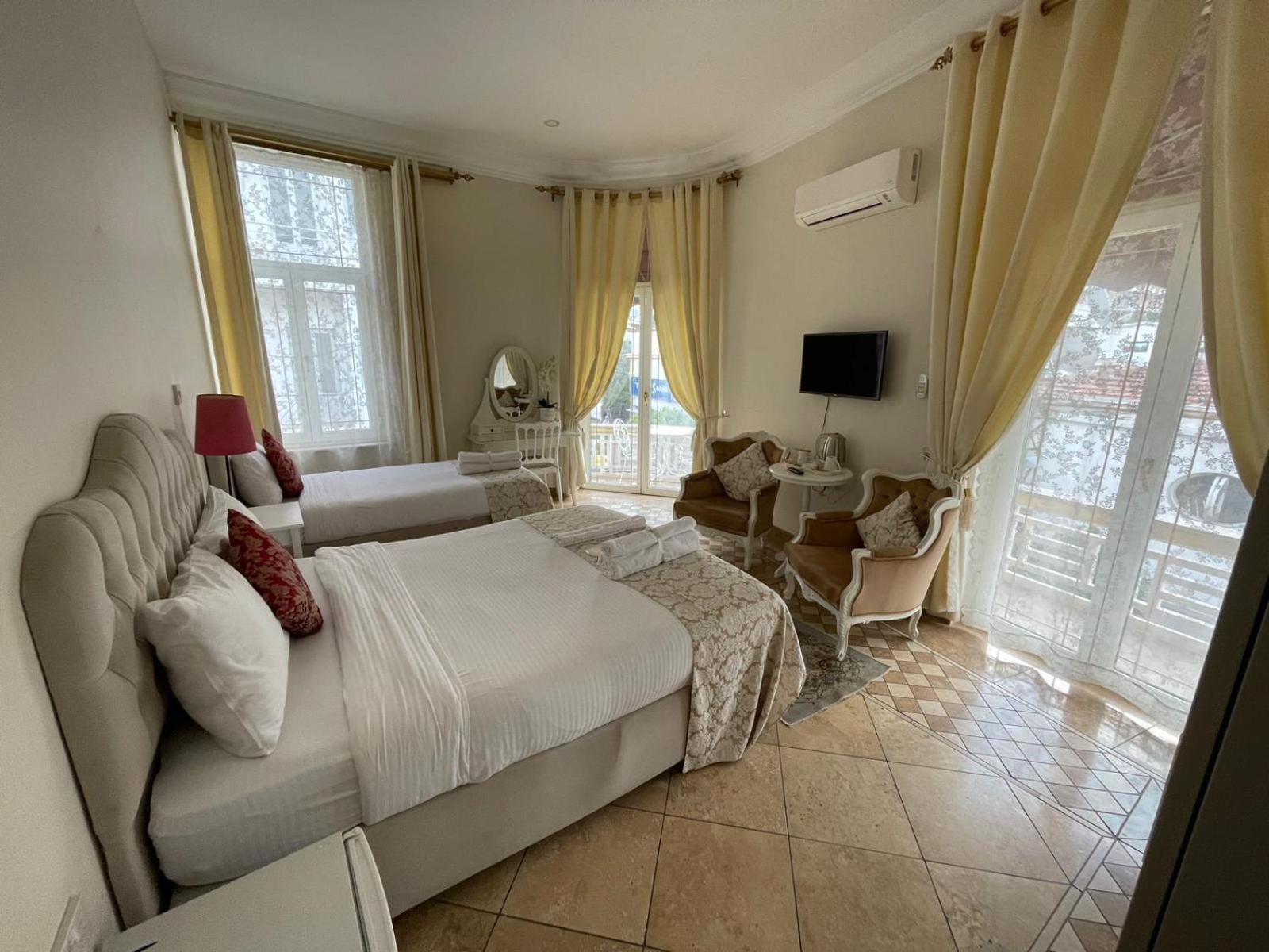 Lord'S Residence Boutique Hotel キレニア エクステリア 写真