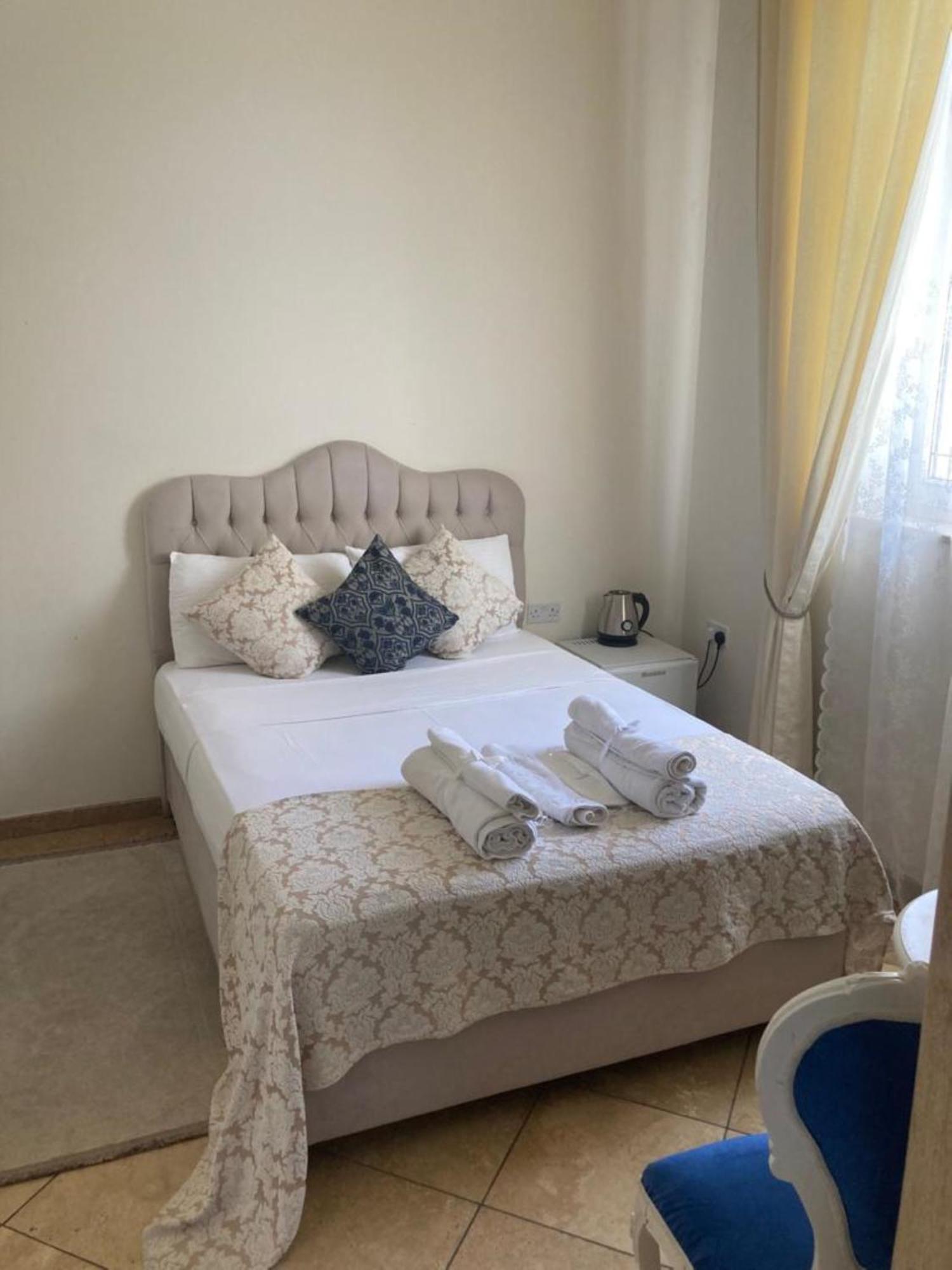 Lord'S Residence Boutique Hotel キレニア エクステリア 写真